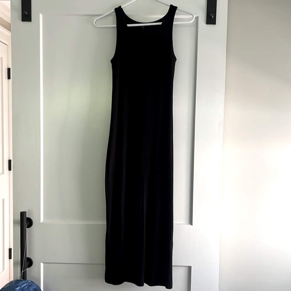 Quince Sleeveless Ribbed Tencel Midi Dress in Black